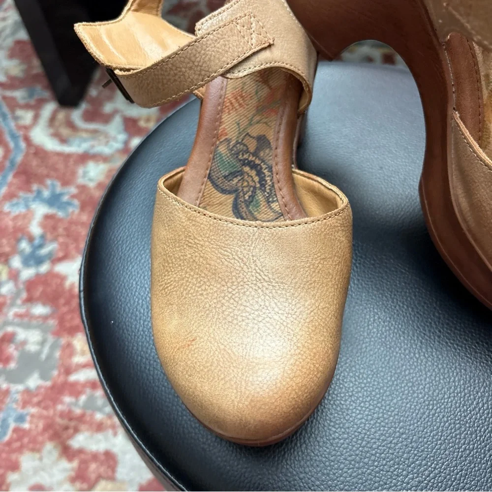 BOC by BORN , Natasha comfort Tan Women's Heels size 9